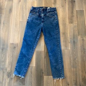 Comfy high rise jeans